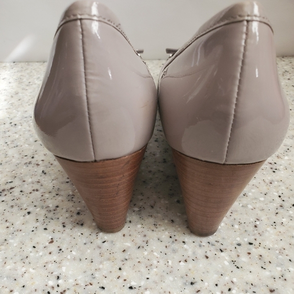 Coach - Picture 4 of 6